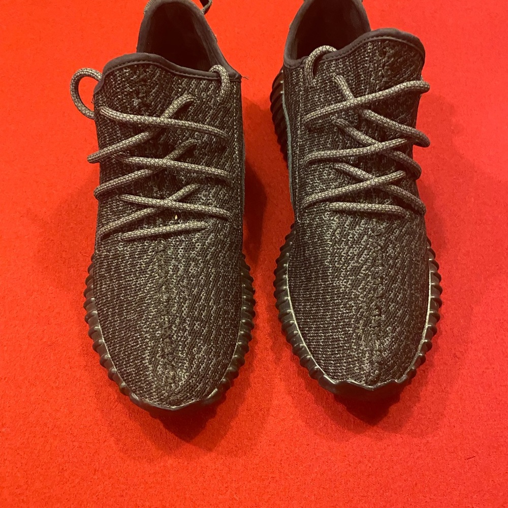 Yeezy boost 350 V1 ‘pirate black’ size 10